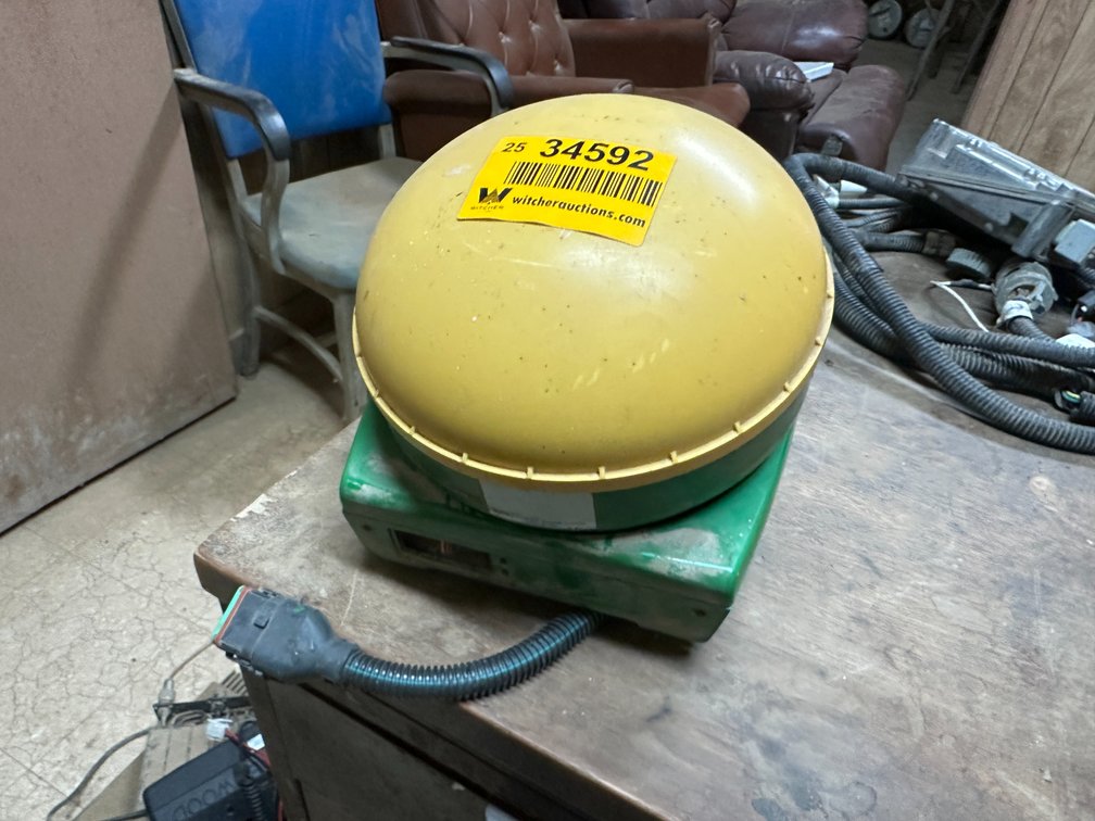 John Deere StarFire iTC  Guidance Receiver Location: Site 1E