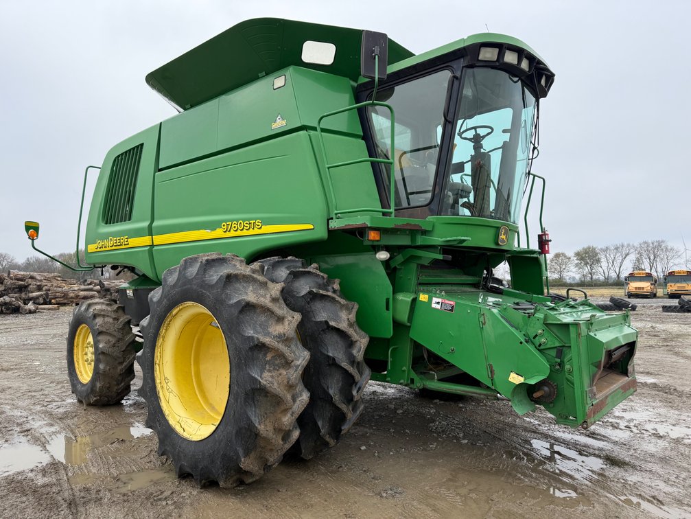 2003 John Deere 9760STS   Combine