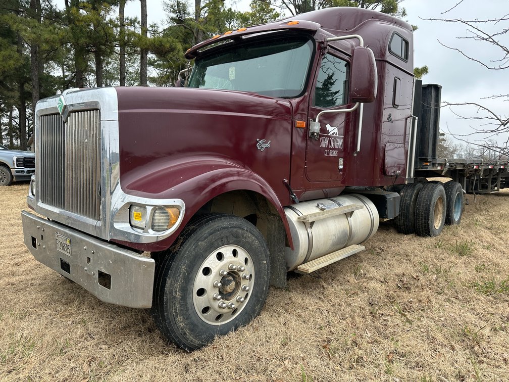 2000 International 9900i  T/A Sleeper Truck Tractor VIN: 2HSCHAER1YC062750