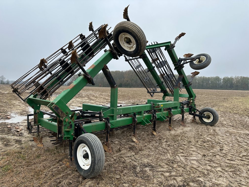 Dickey Vator 12-row 38" Bedder Chopper 