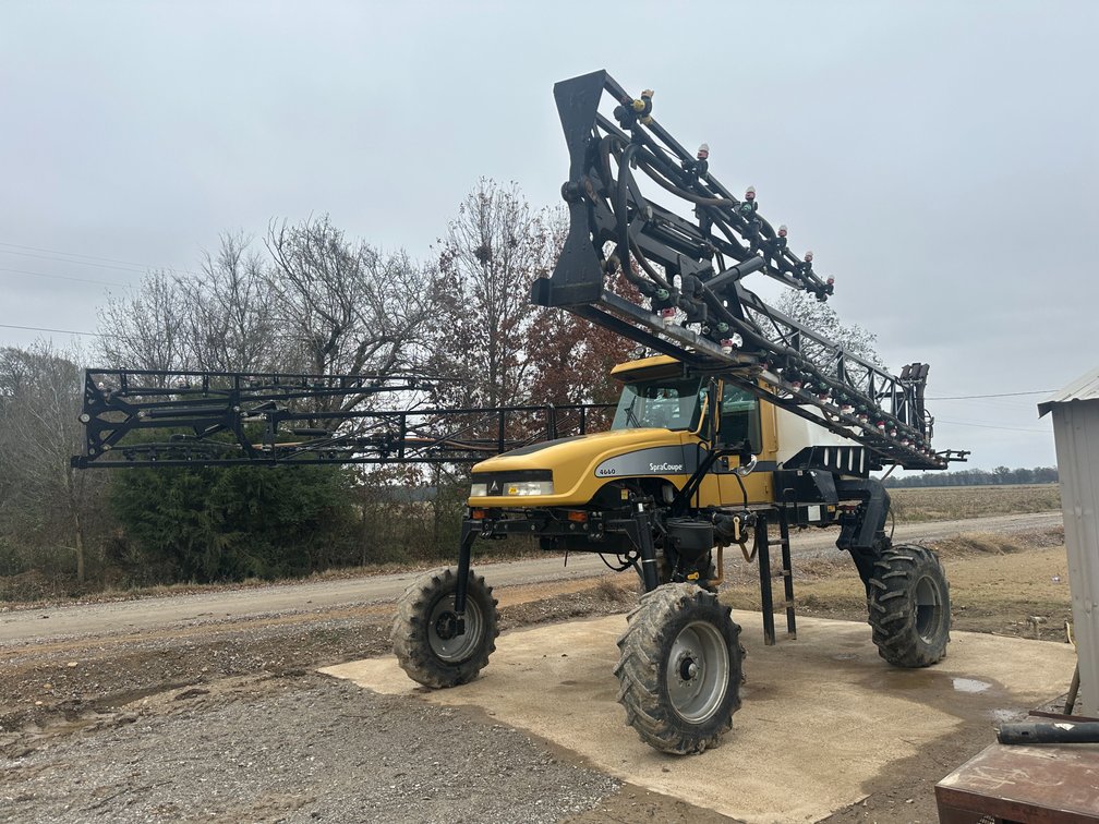 SpraCoupe 4660 80' Self-Propelled Sprayer