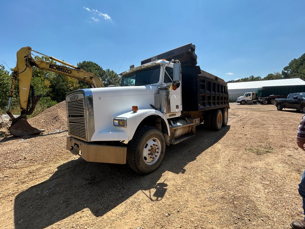 1994 Freightliner T/A Daycab Dump Truck VIN: 1FUYFDYB6RP462199