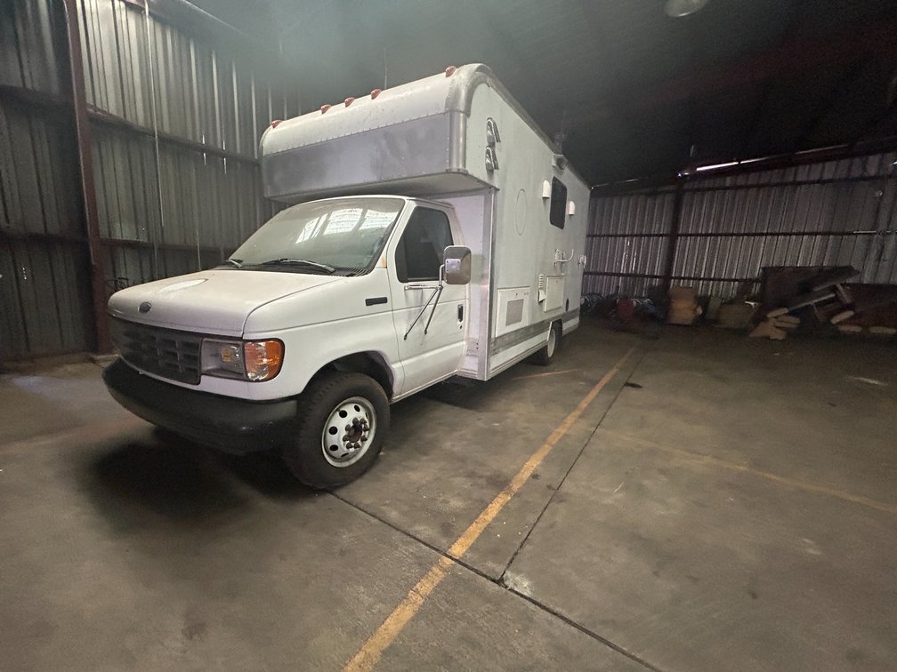 1992 Ford E-350 Mobile Crime Scene Lab VIN: 1FDKE37G8NHB03797