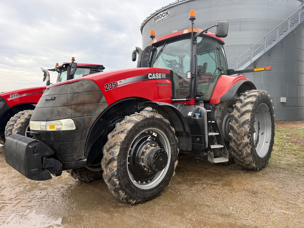 2014 Case IH Magnum 235 MFWD Tractor ZDRD075220