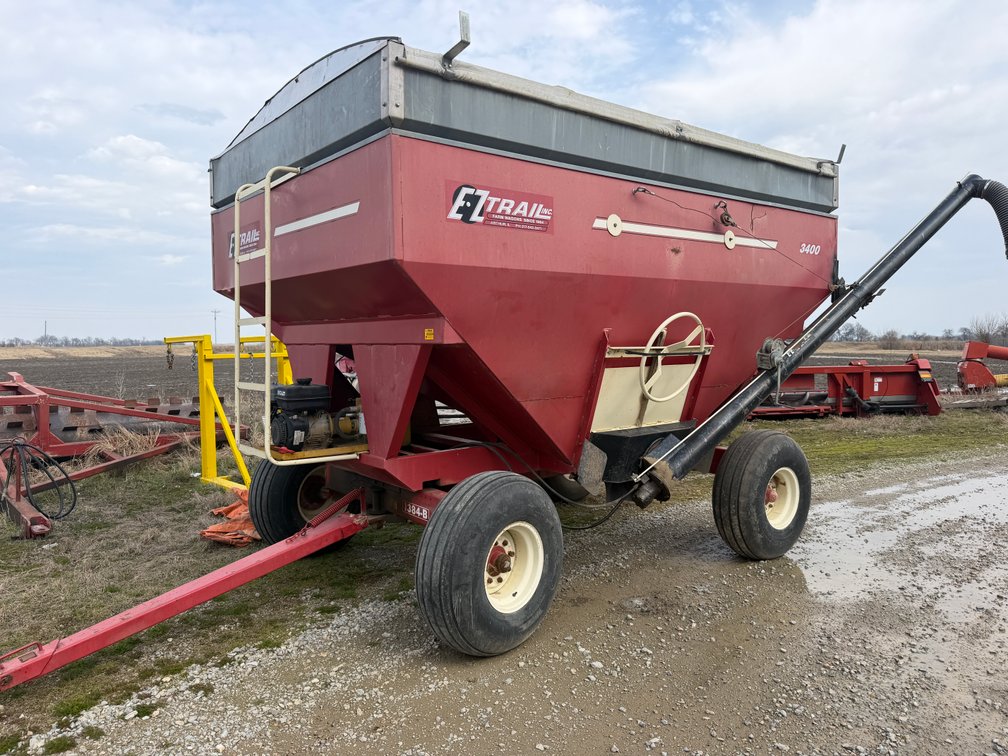 E-Z Trail 3400 Grain Cart