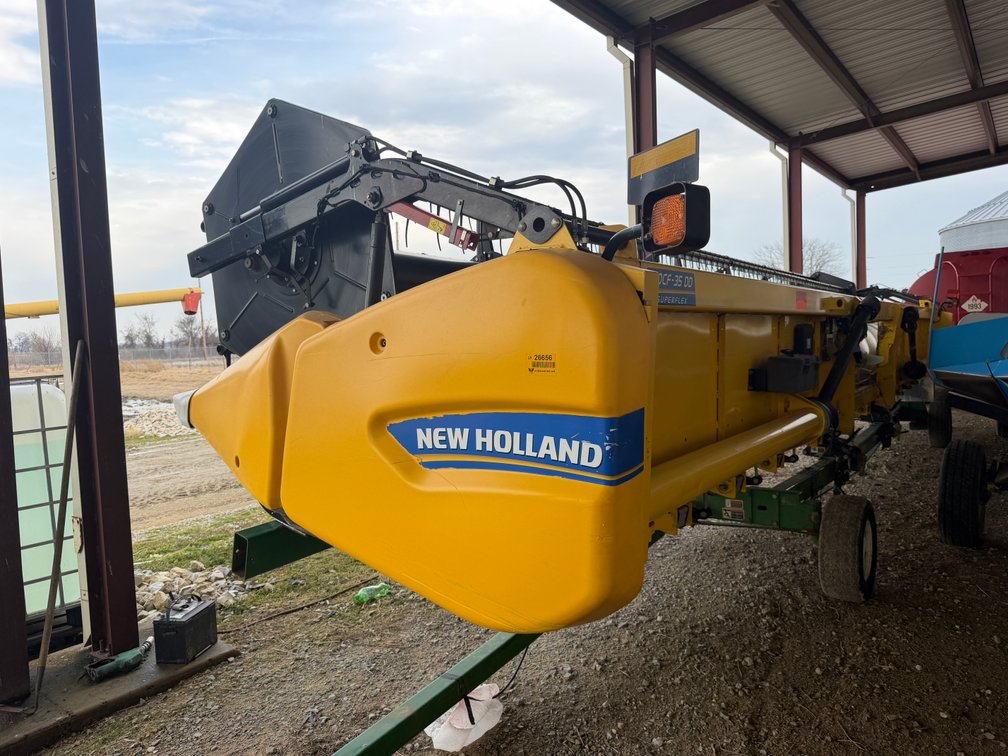 2015 New Holland  740CF 35'  Platform Header YFH430337