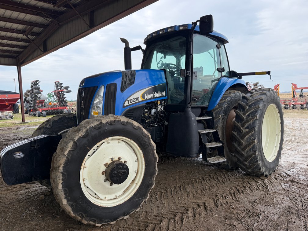 2004 New Holland TG230 MFWD Tractor JAW131053