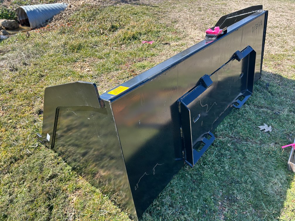 Unused KC QT-SNB-84 84” Skid Steer Bucket Inv# 37681