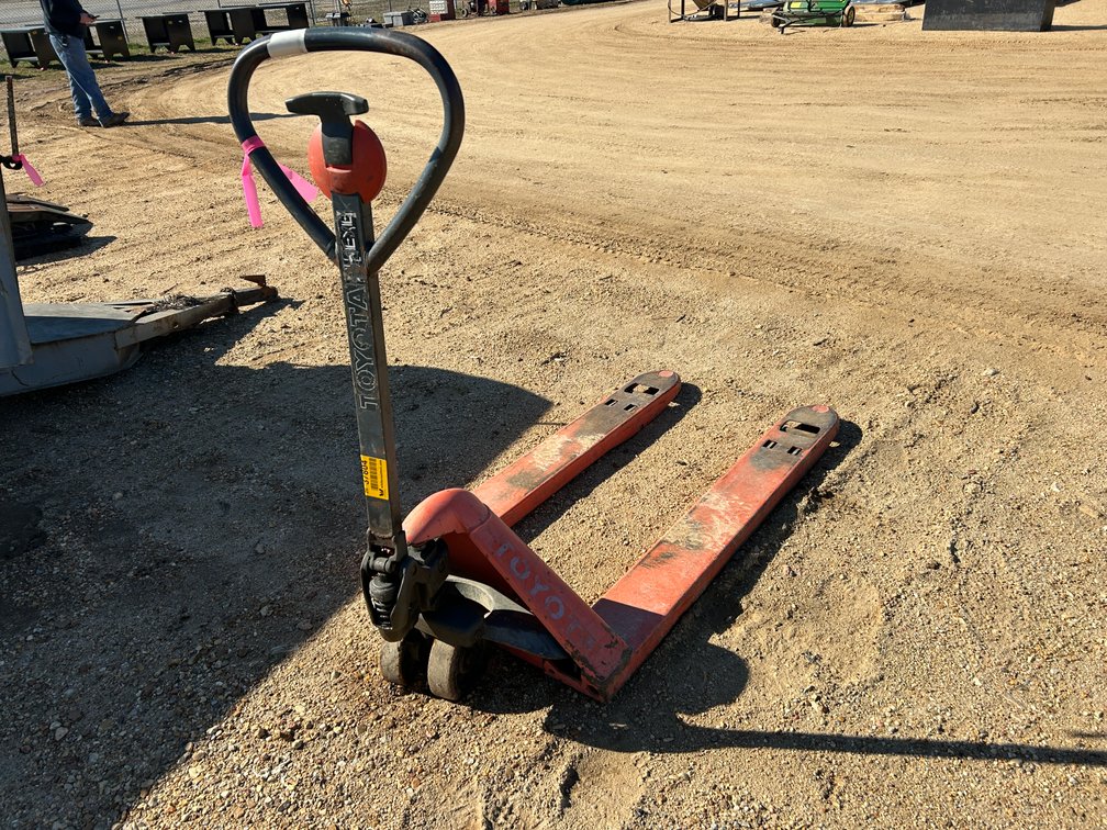 Toyota Pallet Jack Inv# 37804