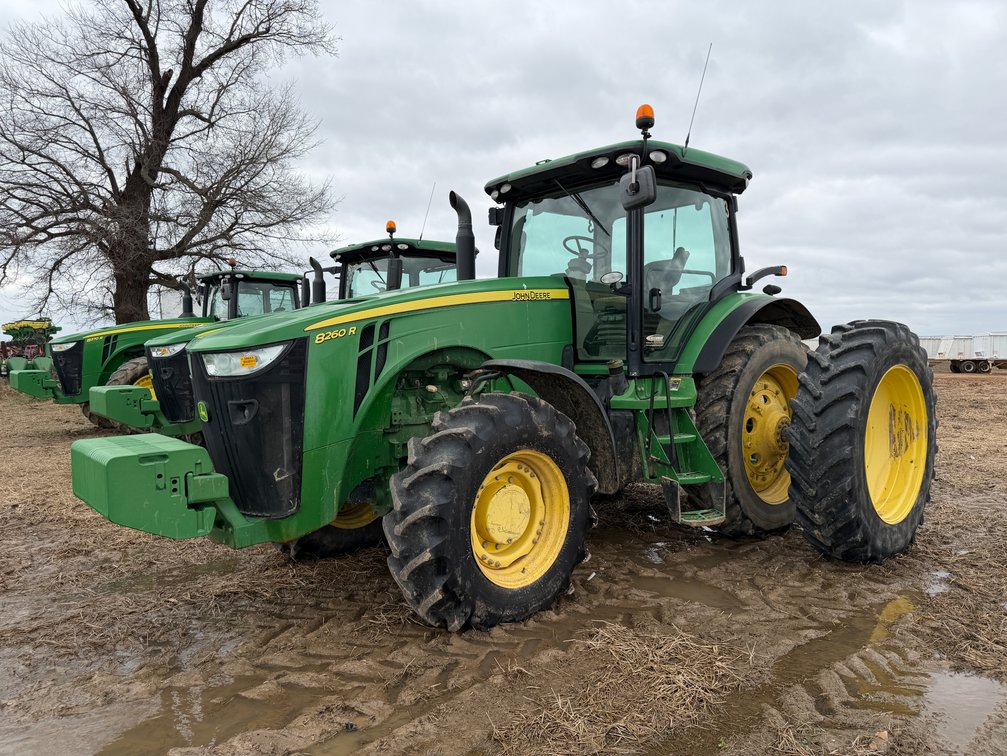 2014 John Deere 8260R MFWD Tractor