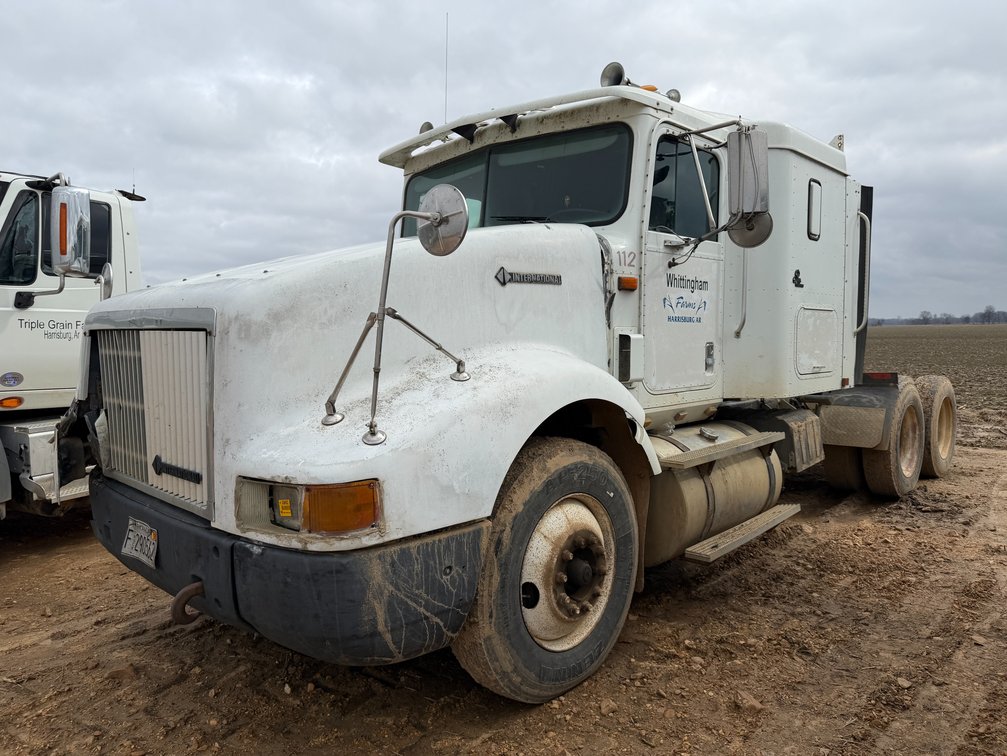 1996 International 9400  T/A Sleeper Truck Tractor VIN: 2HSFHAER7TC072060