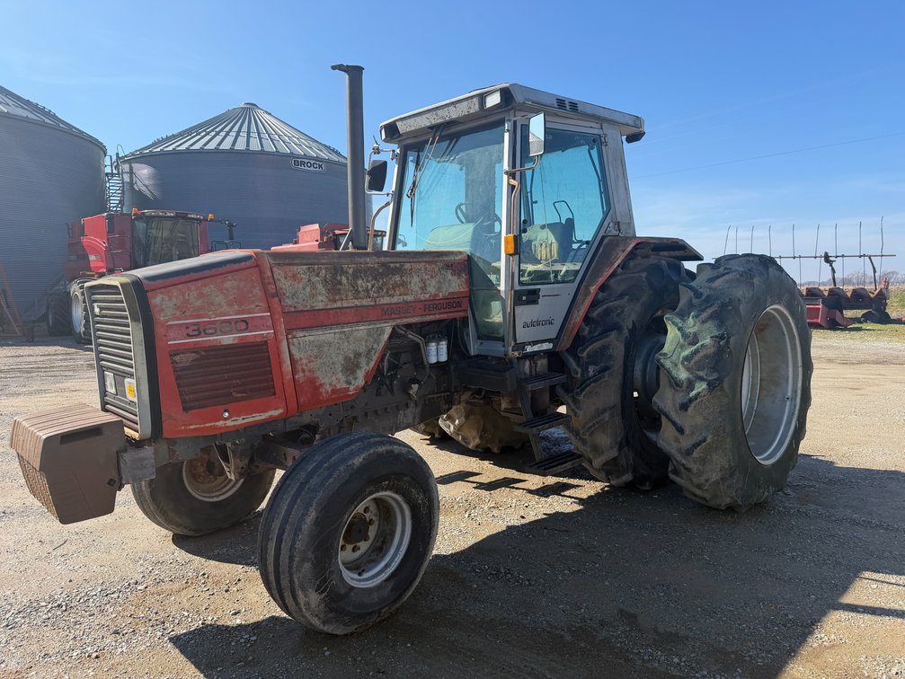 1989 Massey-Fergusson 3680 Tractor