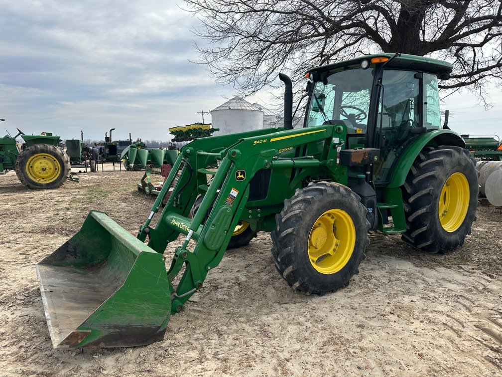2019 John Deere 5090M MFWD Tractor
