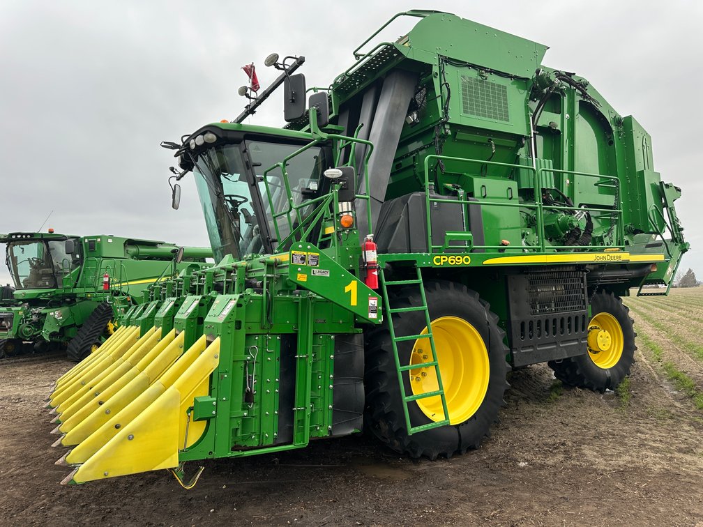2021 John Deere CP690 6-row  Cotton Picker