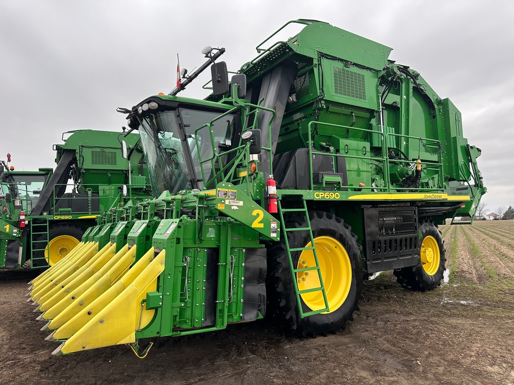 2021 John Deere CP690 6-row  Cotton Picker