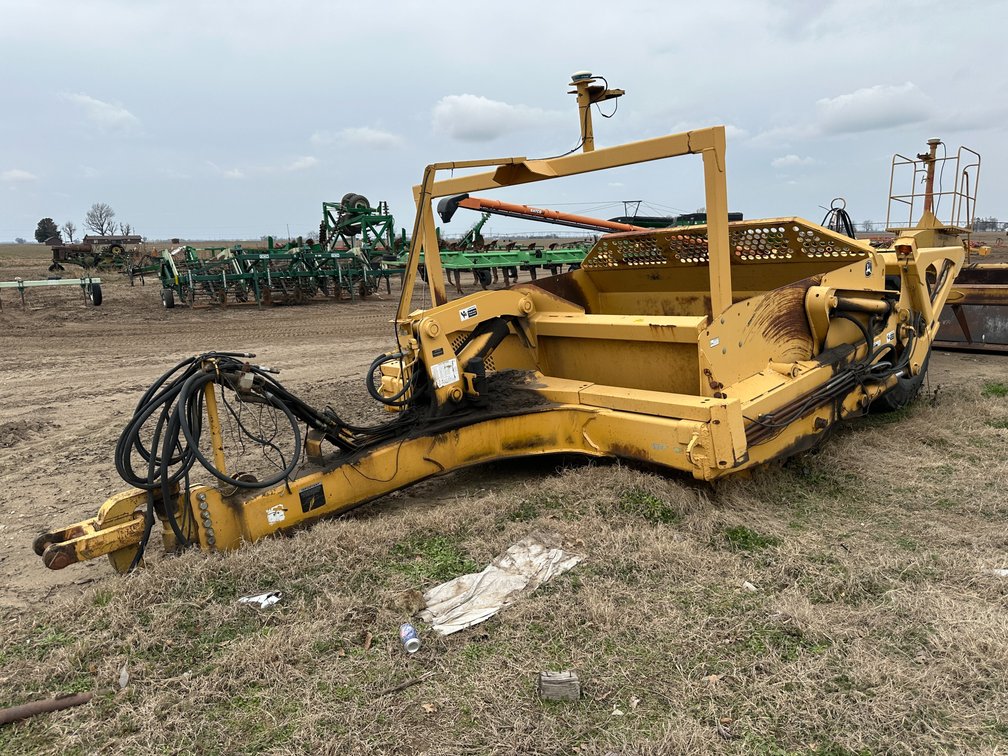 John Deere 1510C  Scraper