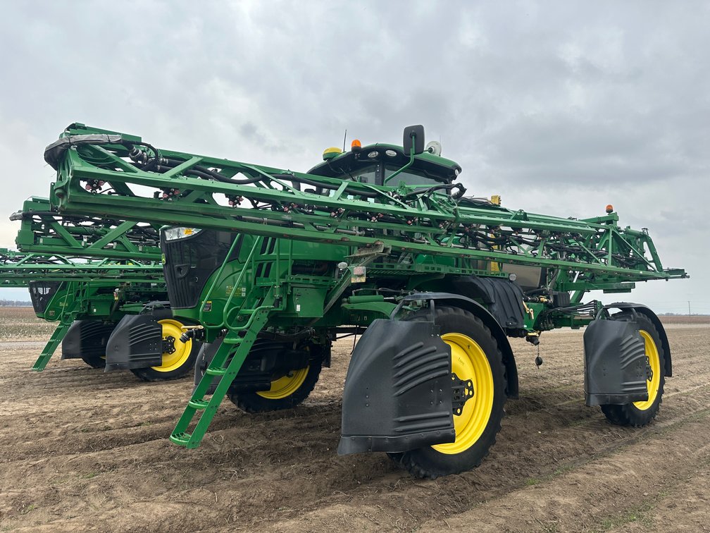 2021 John Deere R4038  1,100gal 120' Self-Propelled Sprayer