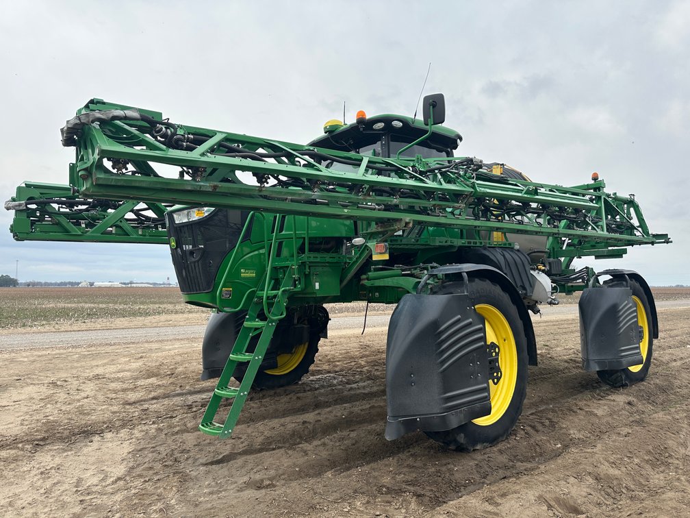 2021 John Deere R4044  1200 Gallon 120' Self-Propelled Sprayer