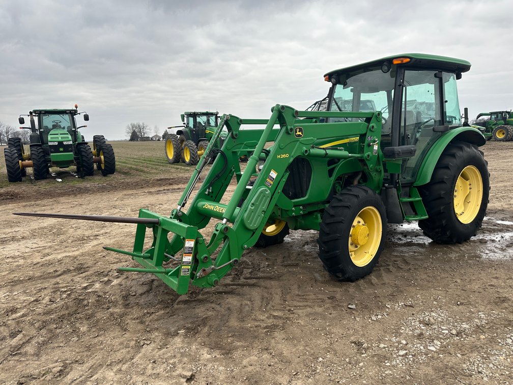 2014 John Deere 5075M  MFWD Tractor