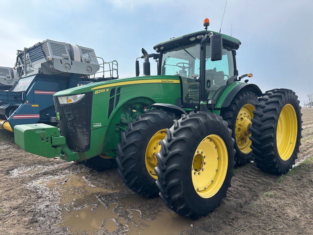 2019 John Deere MFWD 8295R  Tractor