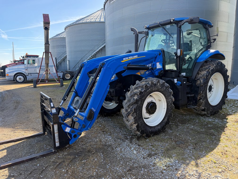 2022 New Holland T6.175 MFWD Tractor w/ Loader