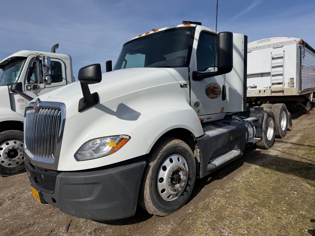 2020 International LT625  T/A Daycab Truck Tractor VIN: 3HSDZAPR8LN389751