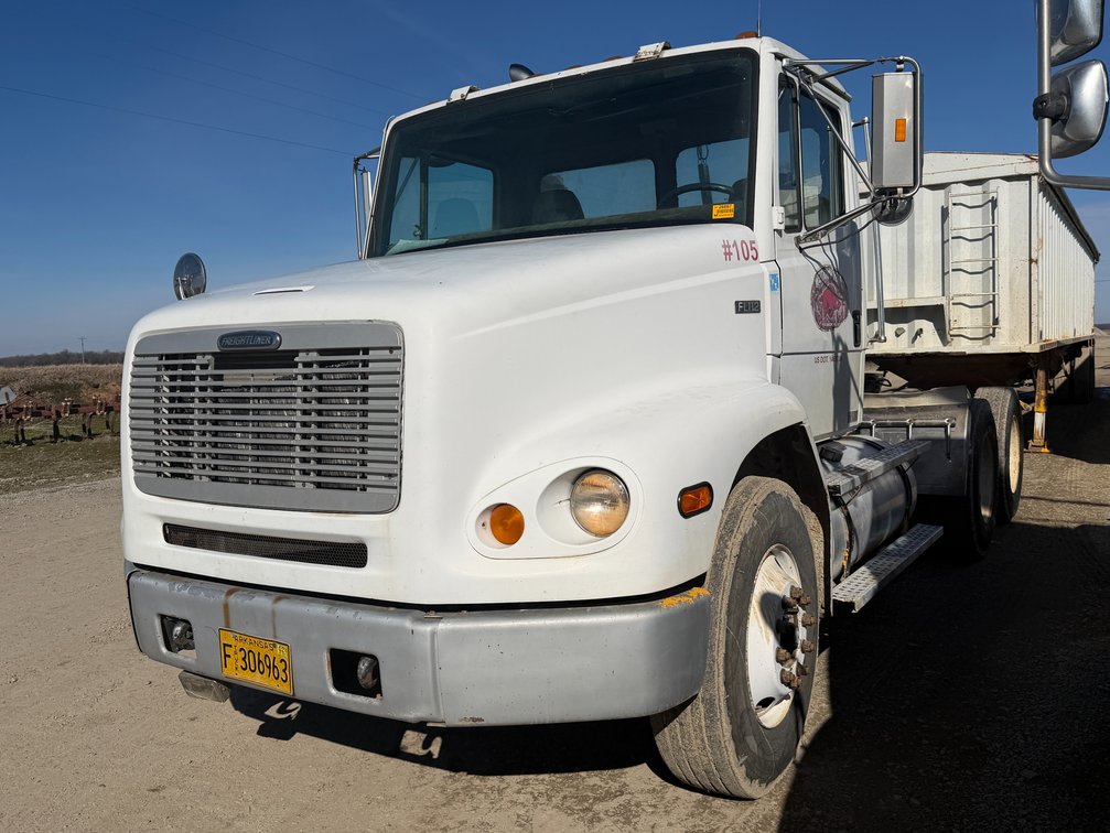 2000 Freightliner FL112  T/A Daycab Truck Tractor VIN: 1FUYTMDB6YHF12318