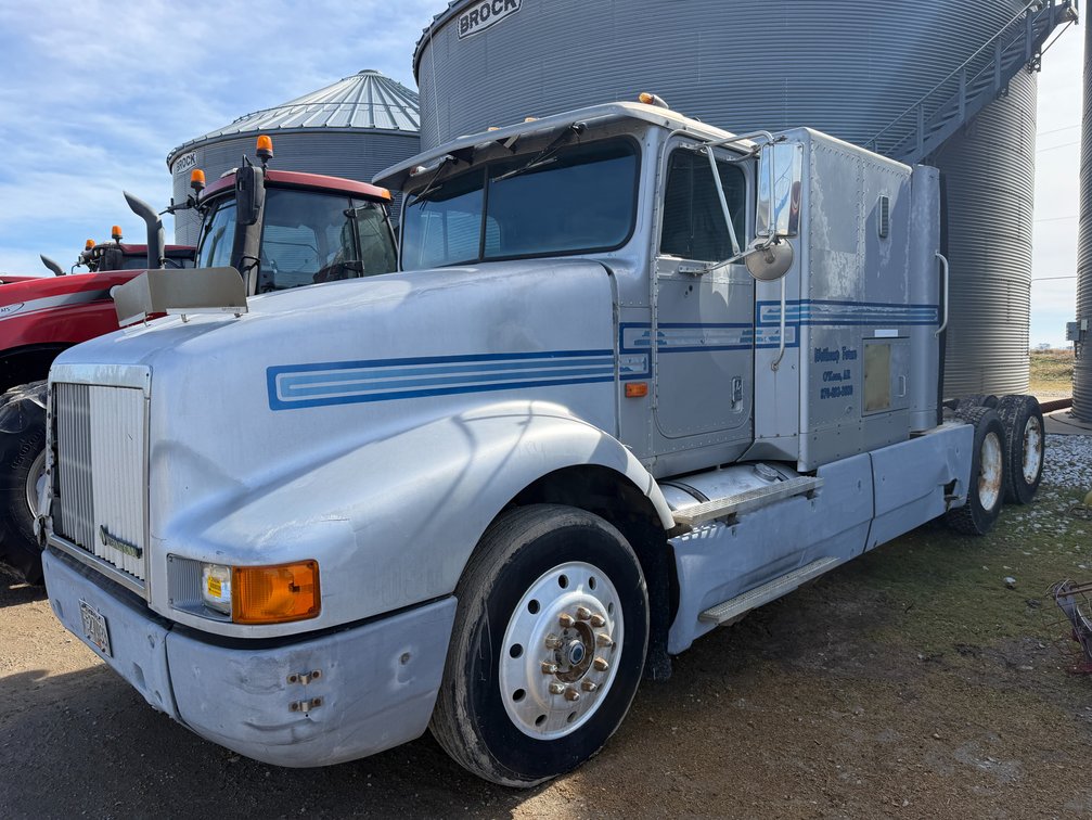 1993 International  9400  T/A Sleeper Truck Tractor VIN: 2HSFHM6R2PC063126