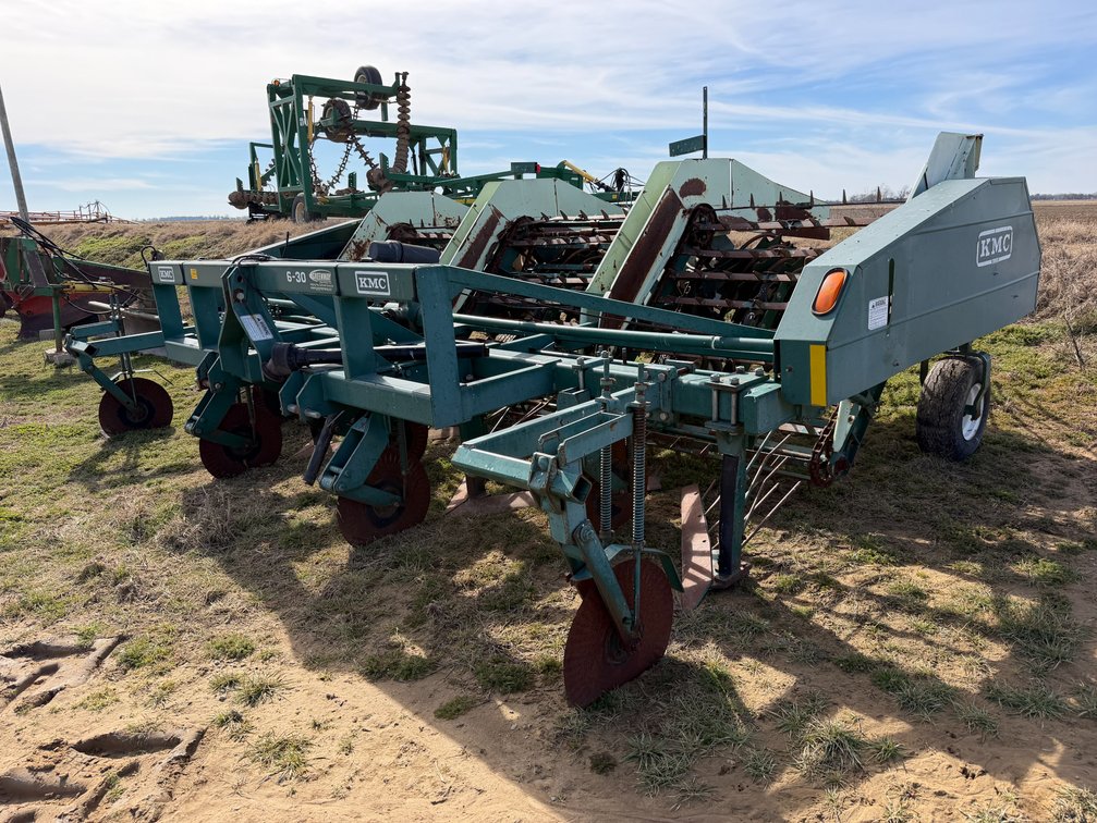 KMC 6-30 6-row  30" Peanut Digger