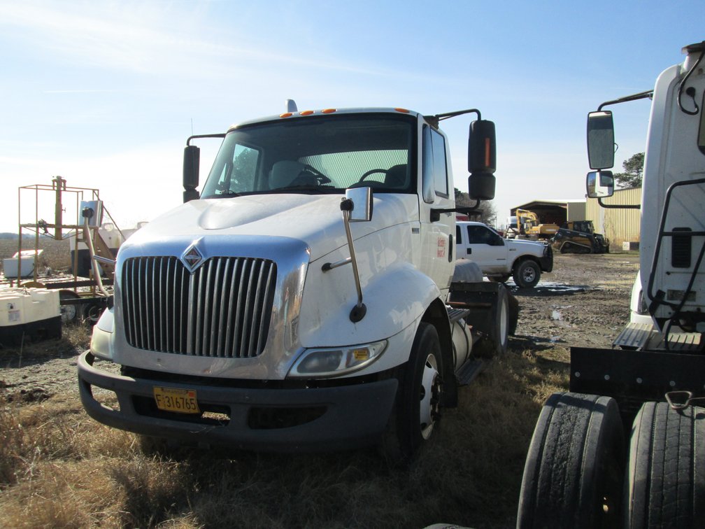 INOP 2012 International  8000 Trans Star   T/A Daycab Truck Tractor 1HSHXSJR2CJ616523