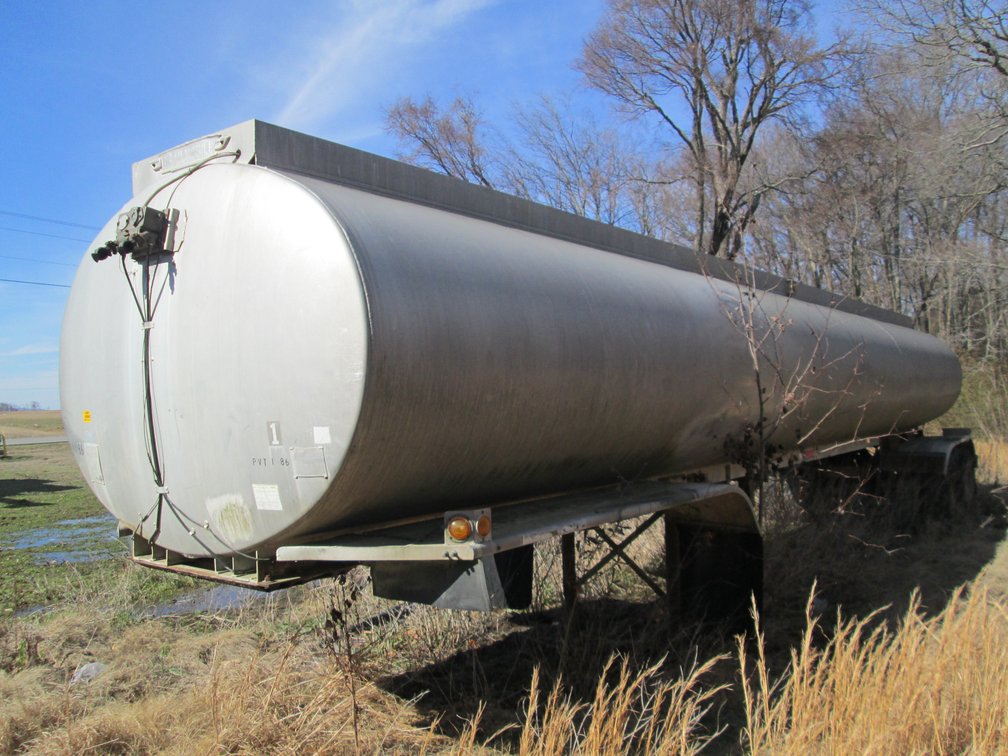 1973 Trail Mobile F1454CCH T/A Aluminum 8500gal Tanker K40144