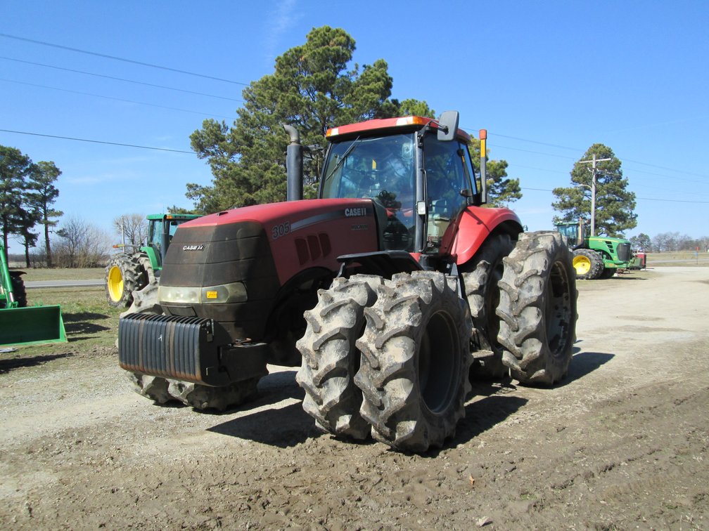 2011 Case IH Magnum 305 MFWD Tractor Z8RZ08471
