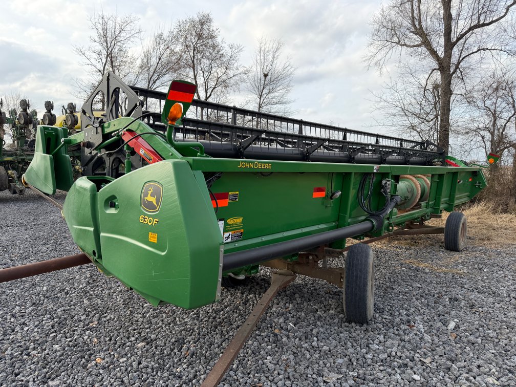 2020 John Deere  630F 30' Platform Header 1H00630FVL0810075