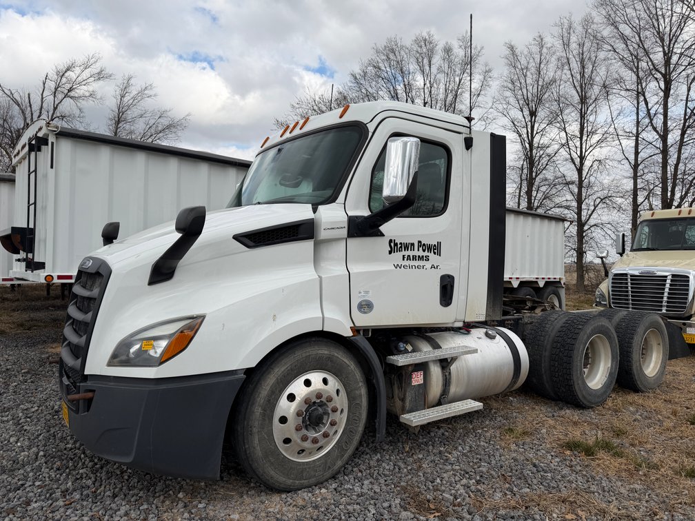 2019 Freightliner Cascadia  T/A Daycab Truck Tractor 3AKJHTDV5KSKD3189