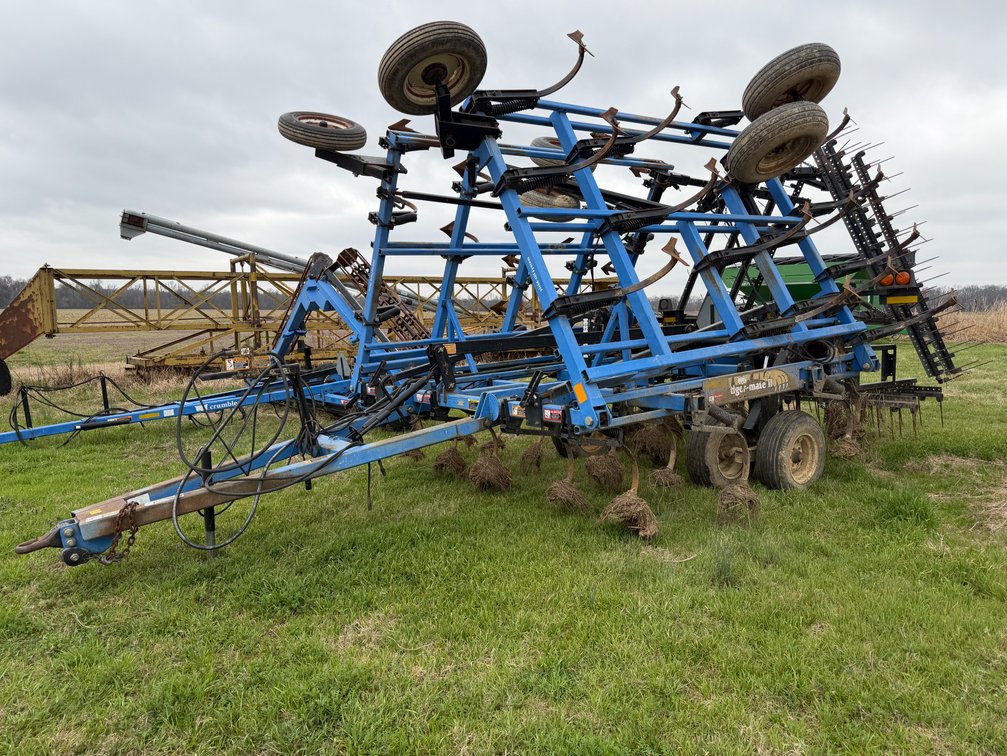 Case IH Tiger-Mate II 26' Field Cultivator