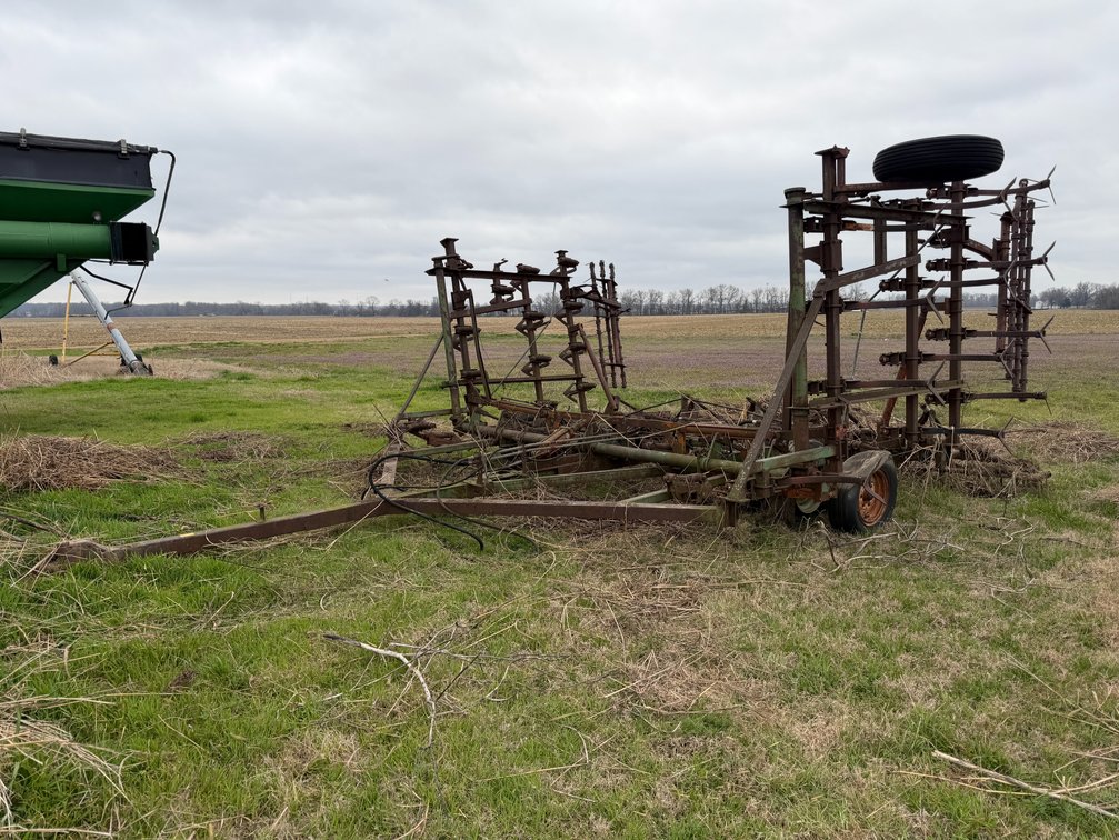 Glenco 26' Field Cultivator