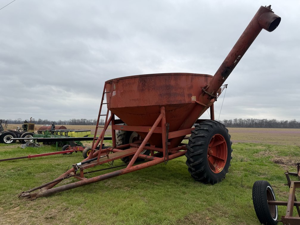 Brandt 350 Grain Cart