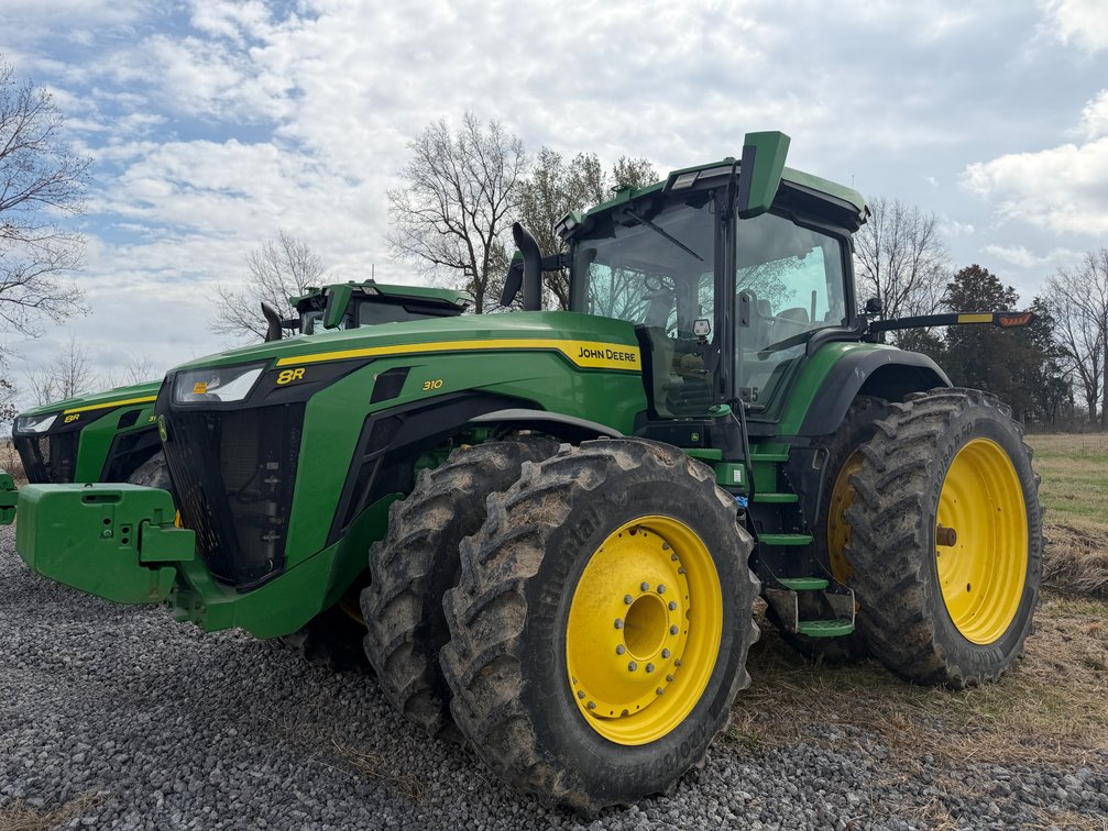 2023 John Deere 8R 310 MFWD Tractor 1RW8310DCPA223664