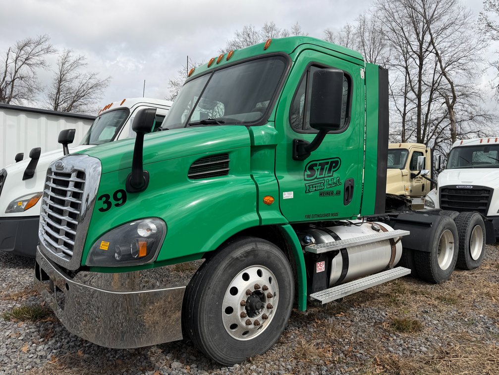 2019 Freightliner Cascadia   S/A Daycab Truck Tractor VIN: 3AKJGBDV5KSKS6034