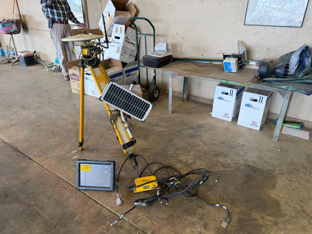 Trimble Earthmoving GPS System - Screen, Tripod, Base Station, Control Box, & 2 Recievers