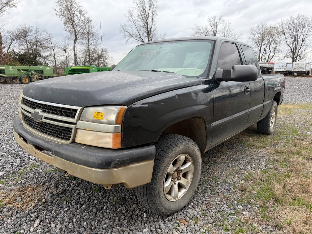 2005 Chevrolet Silverado 1500 4x4 Pickup VIN: 1GCEK19B55Z223292
