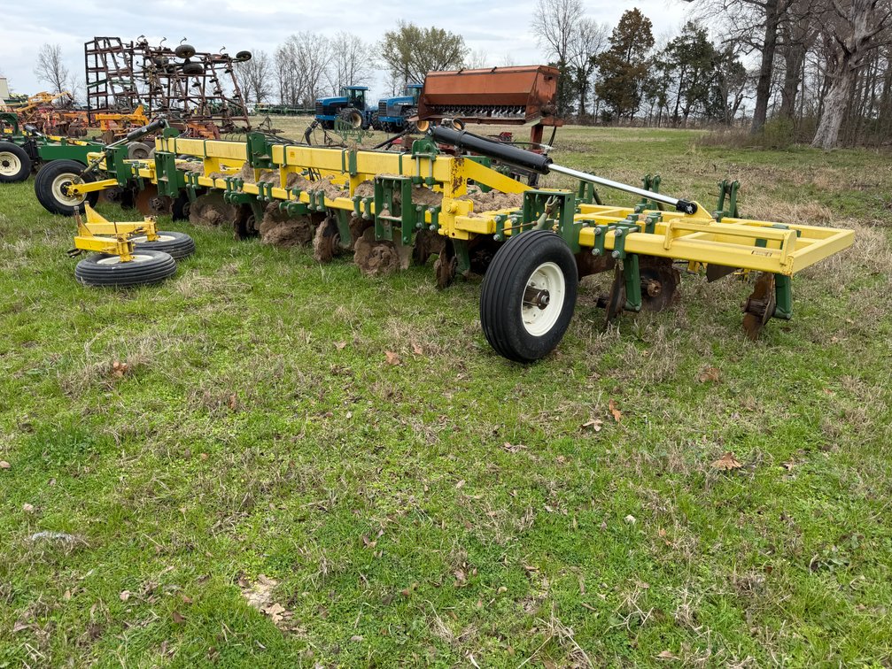 2022 Roll-A-Cone 12-row 30" Hipper *SALE PENDING APPROVAL BY JDF