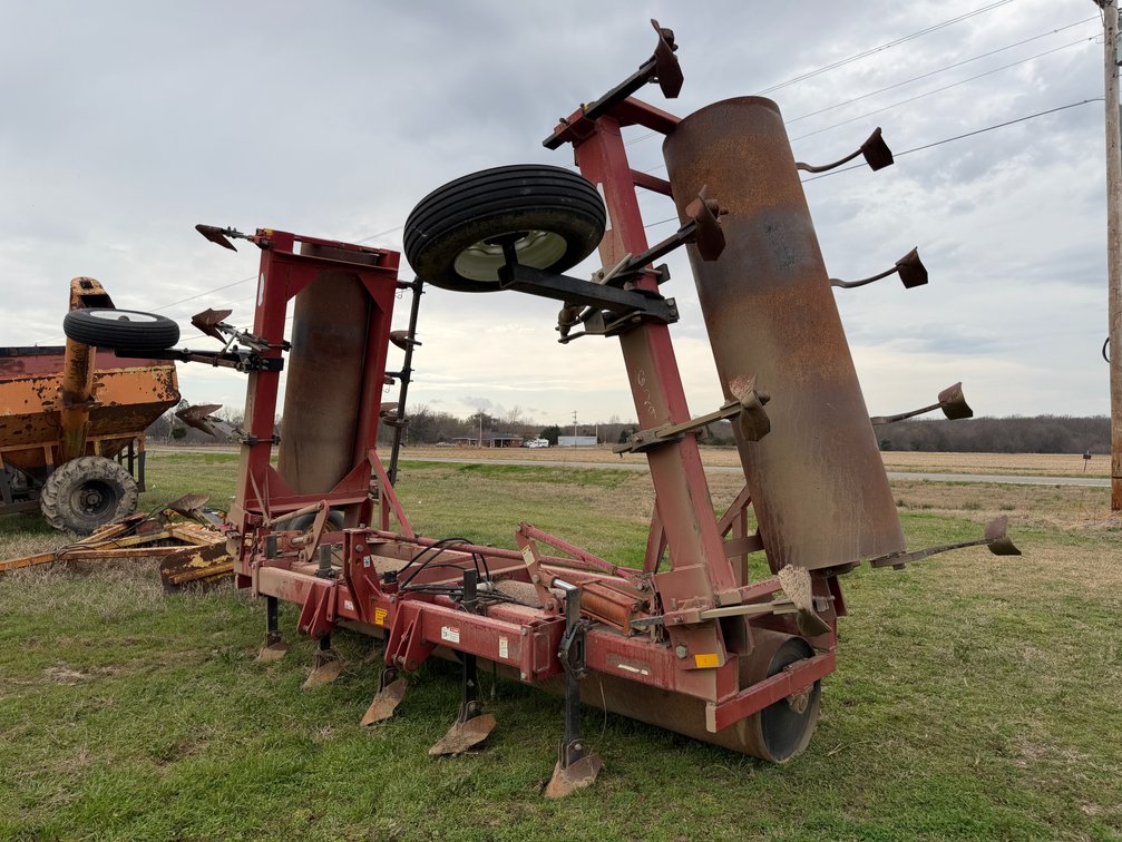 W&A 1730 12-row 30" Bedder Roller