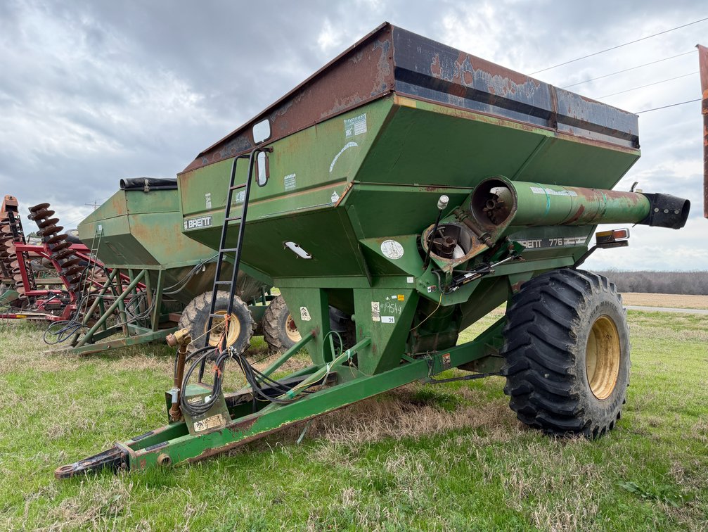 Brent 776 Grain Cart