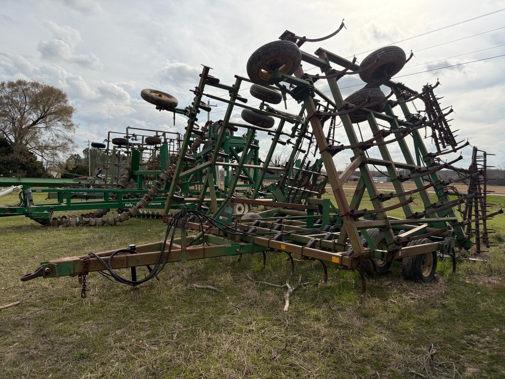 John Deere 40' Field Cultivator
