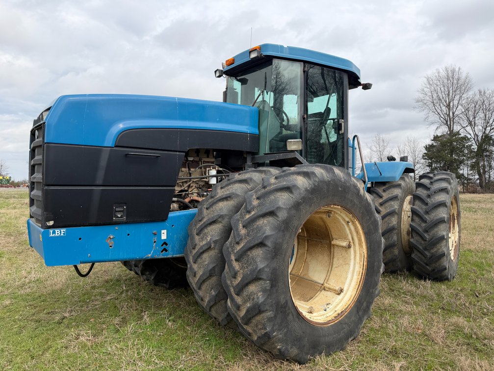 1997 New Holland  9482 4x4 Articulating Tractor