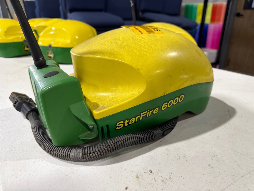 John Deere  6000 StarFire Guidance Reciever w/RTK Radio 900