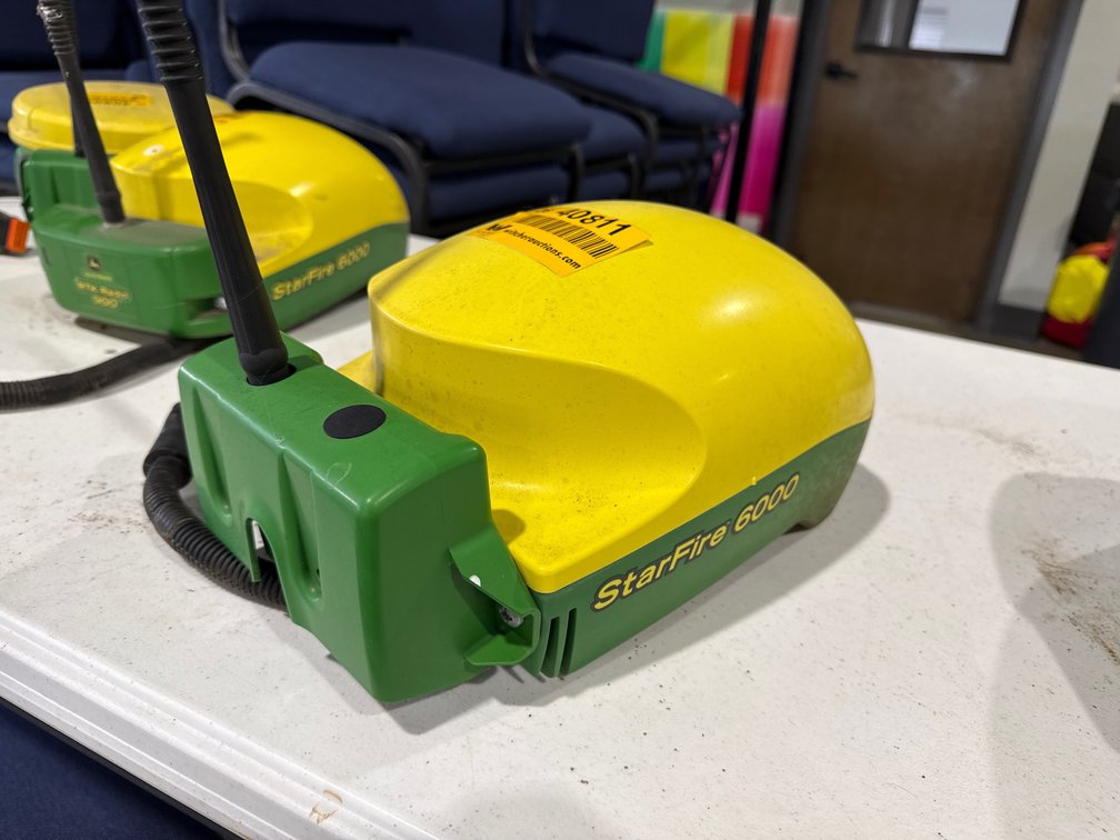 John Deere  6000 StarFire Guidance Reciever w/RTK Radio 900 PCSR139C706662