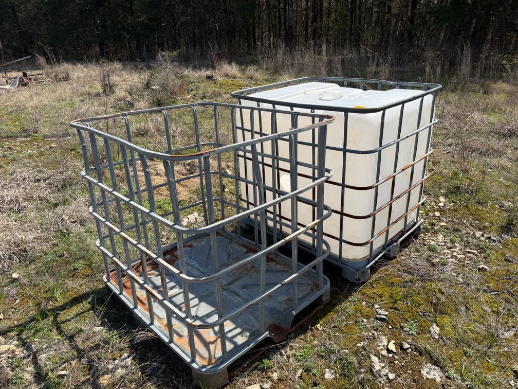 (1) Poly Tank w/ Cage &  (1) Cage