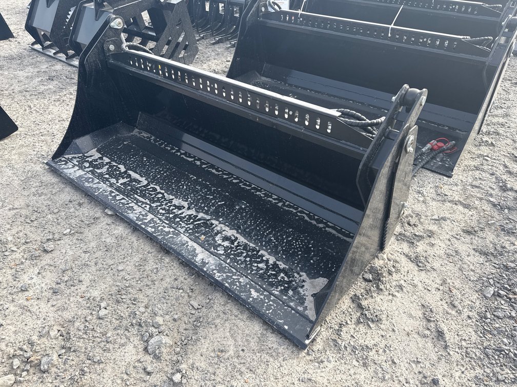 Unused GIYI KH72 72" Skid Steer 4-in-1 Bucket INV# 42024